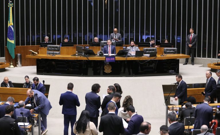 Legislativo brasileiro dá sinal verde para adesão a pacto da OMC sobre aeronaves civis