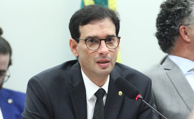 Comissão especial pode deliberar sobre fim da escala 6x1 nesta quarta-feira
