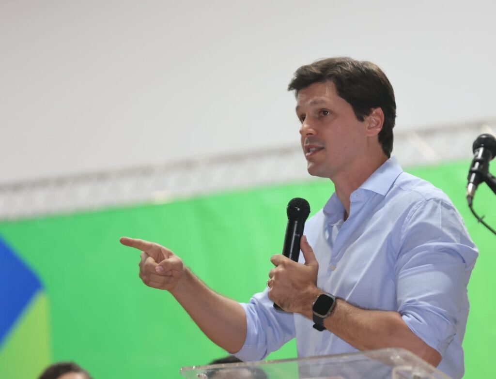 Daniel Vilela retorna ao Entorno do DF para lançar Goiás Social e inaugurar colégio em Cidade Ocidental