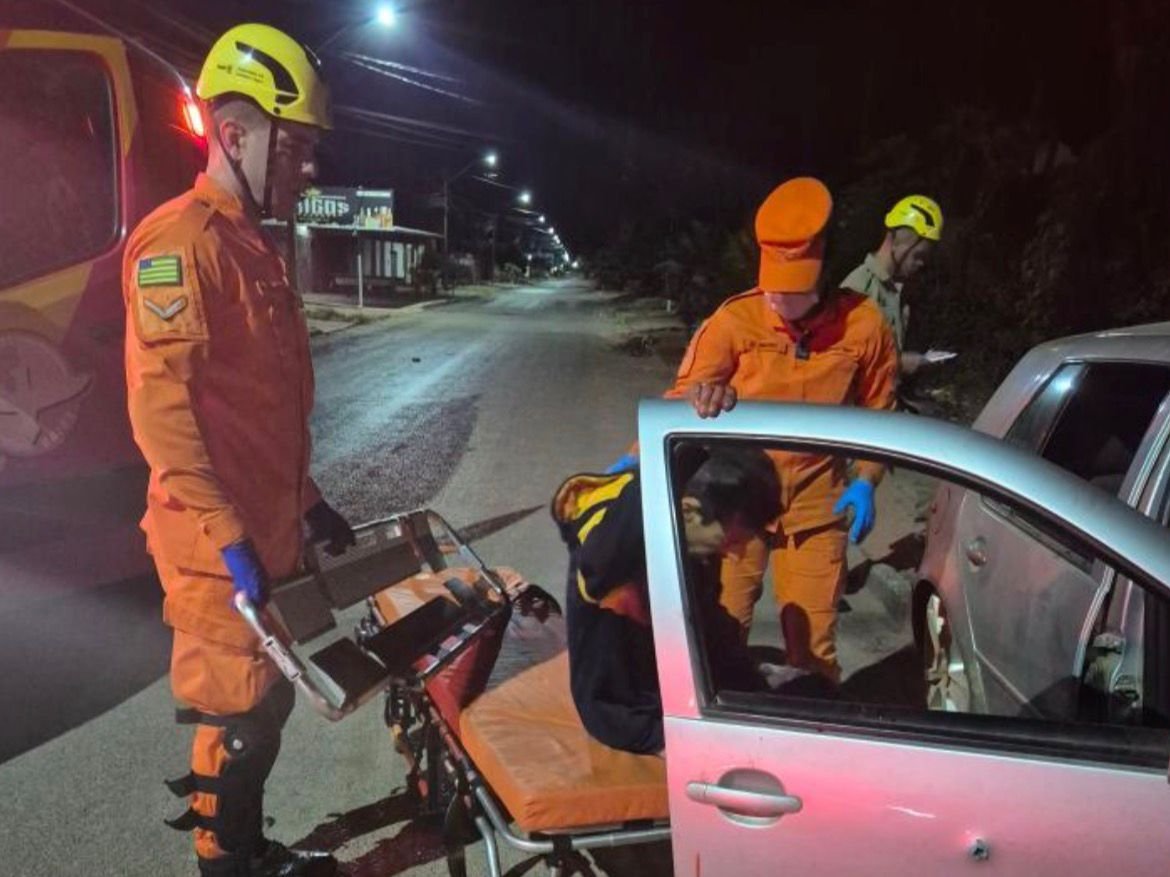 Dois homens são baleados perto de distribuidora de bebidas e socorridos em Luziânia