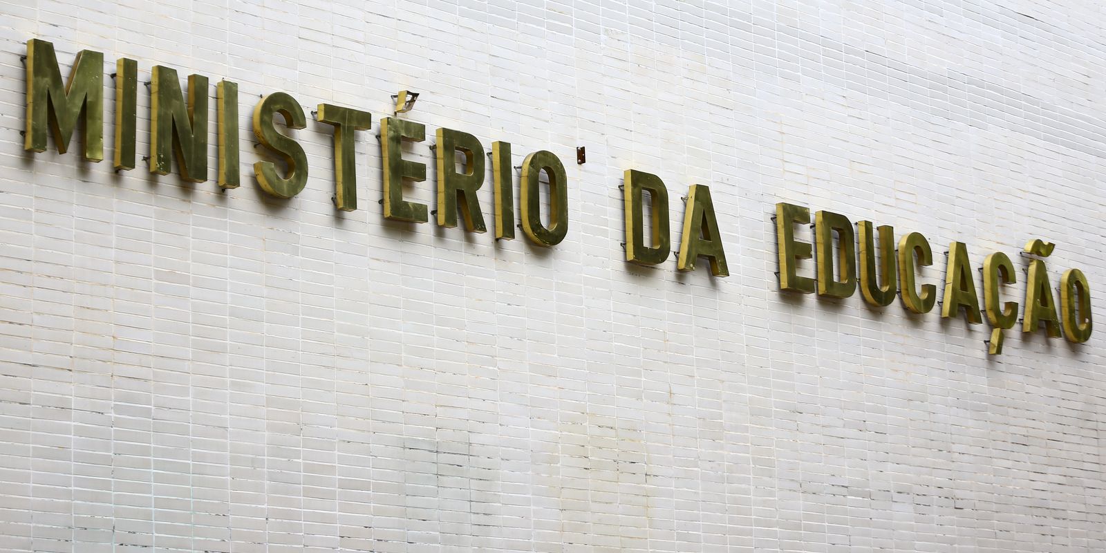 Formação a distância para professores apresenta desempenho 53,1% inferior em avaliação