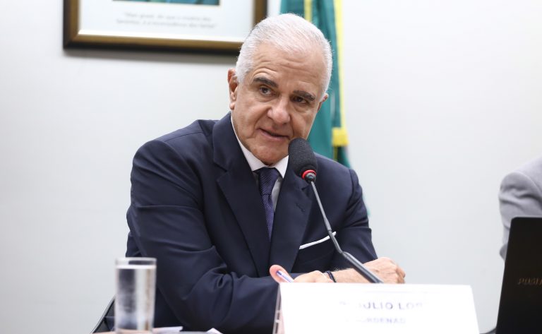 Frentes parlamentares rechaçam fim da 'taxa das blusinhas' e alertam para concorrência desleal