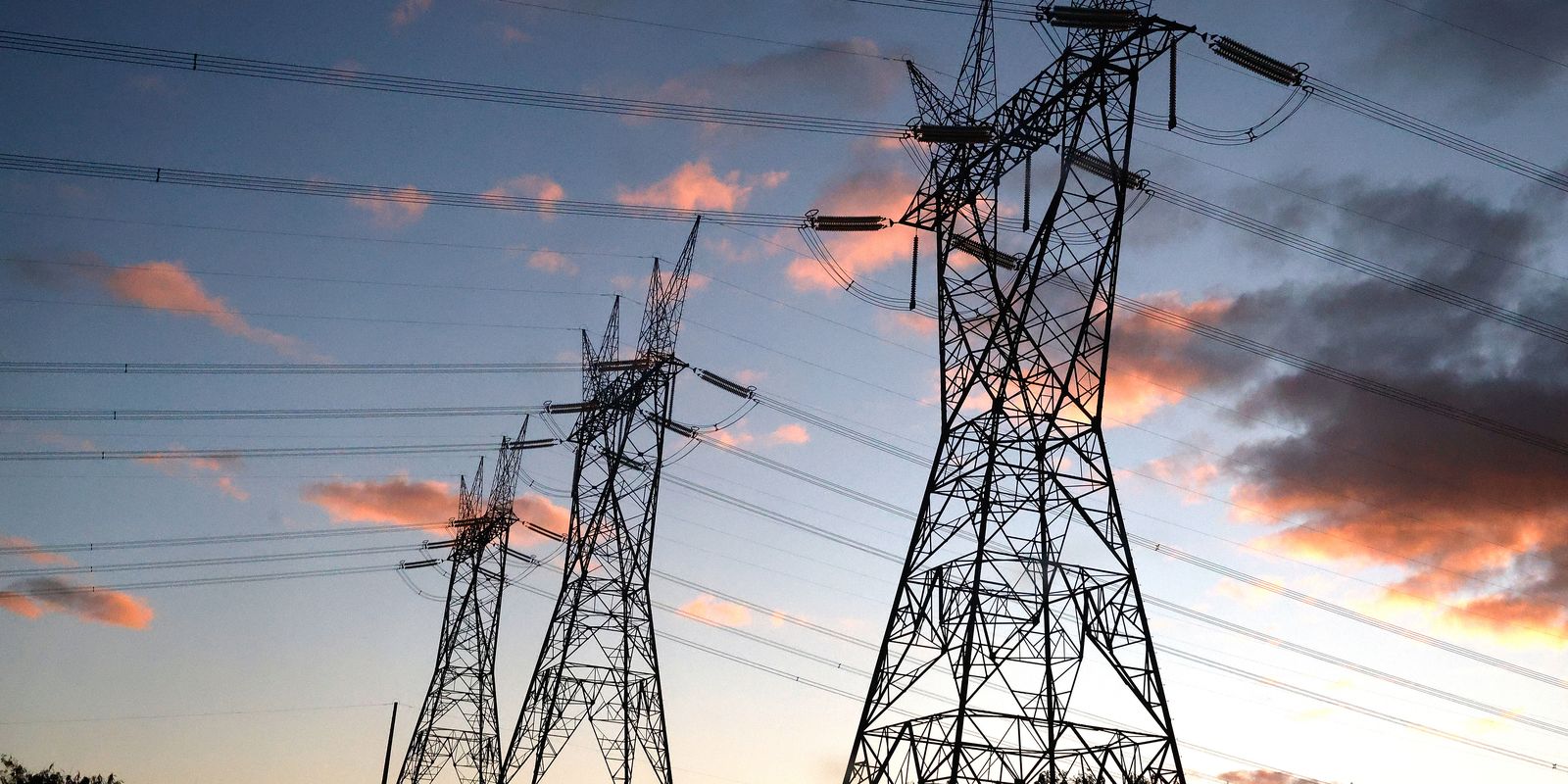 Governo federal renova acordos com distribuidoras de energia em 13 estados