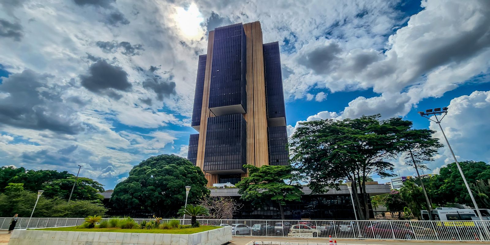 Juros impactam dívida pública mais que gastos governamentais, apontam economistas