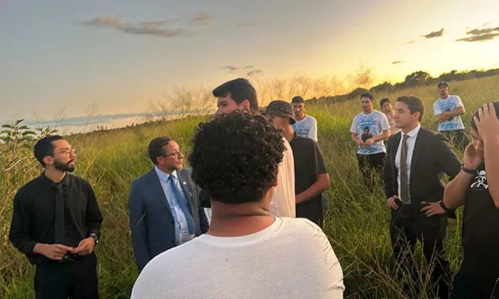 Juiz, jurados e advogados visitam fazenda onde ocorreu crime em Luziânia