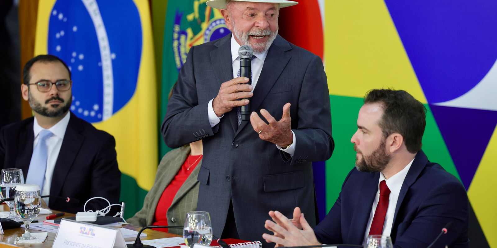Lula afirma que Desenrola Brasil aliviará o peso financeiro da população