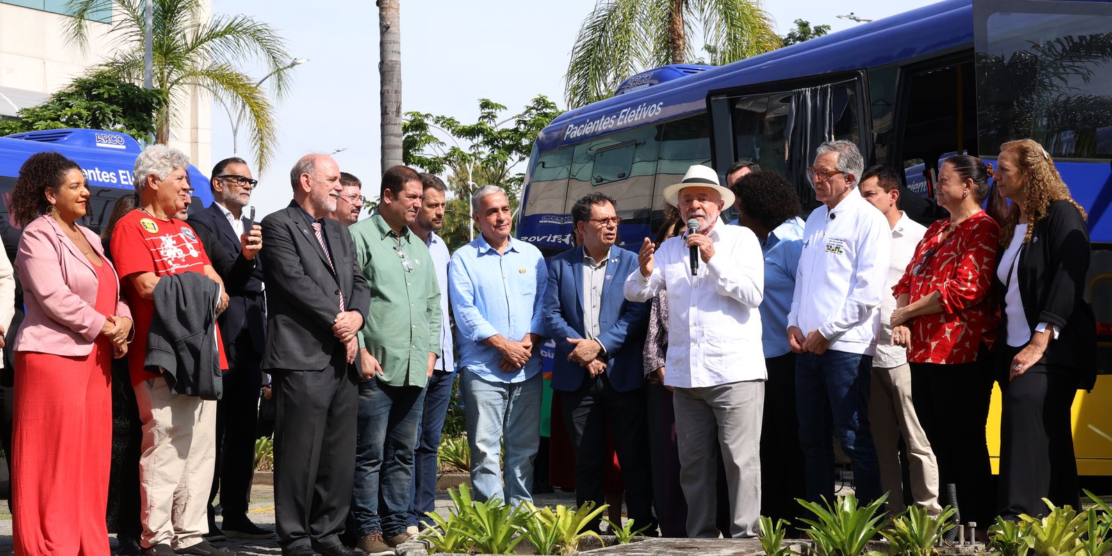 Lula insta governador do Rio de Janeiro a atuar contra milícias e o crime organizado