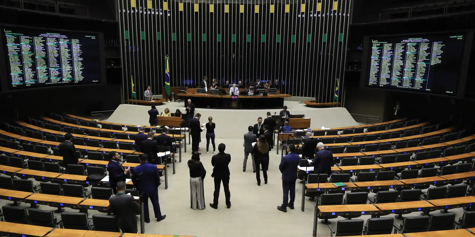A minirreforma eleitoral estabelece limites e facilita o parcelamento de multas para partidos políticos