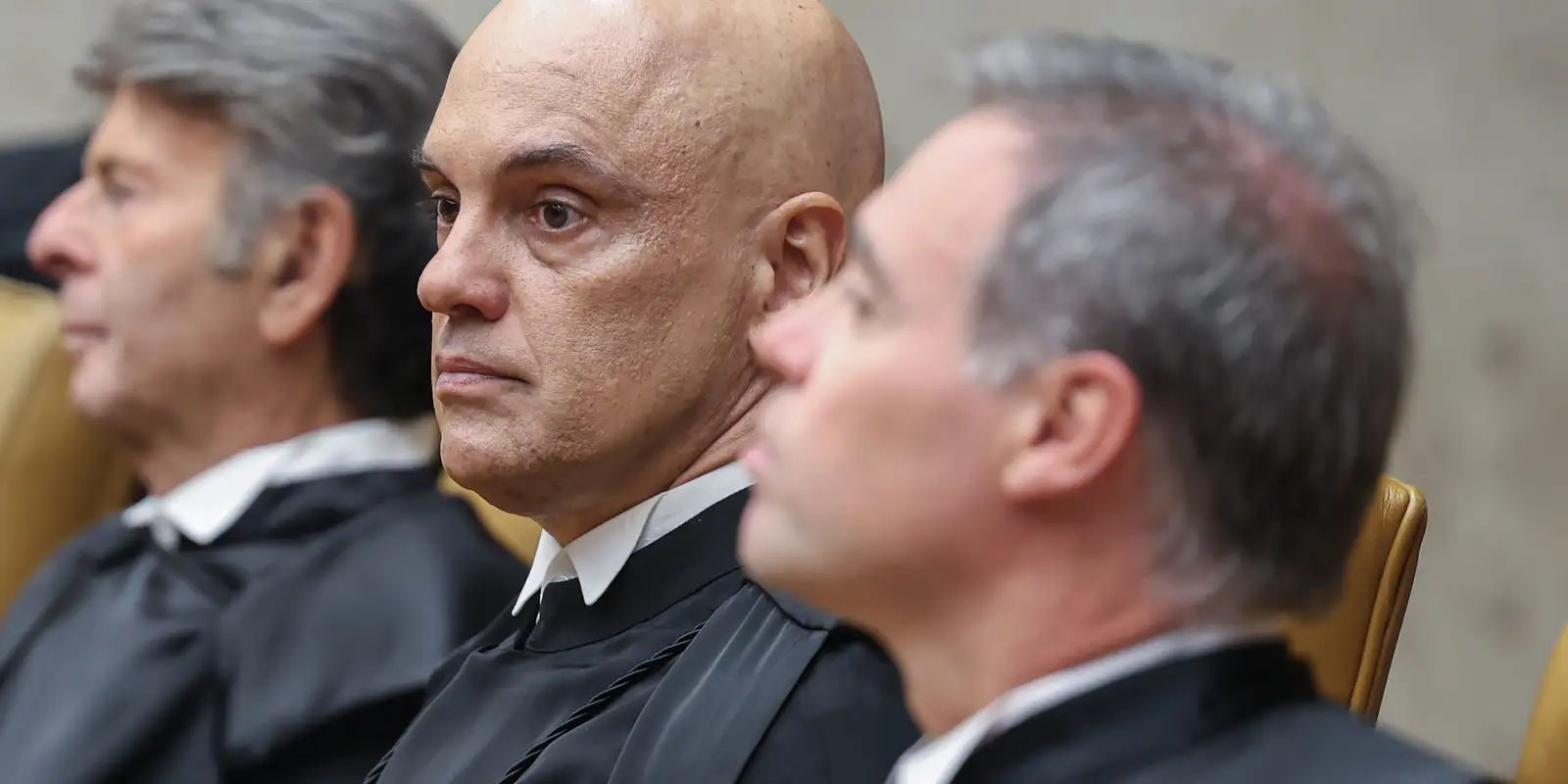 Moraes paralisa aplicação da Lei da Dosimetria enquanto STF não decide