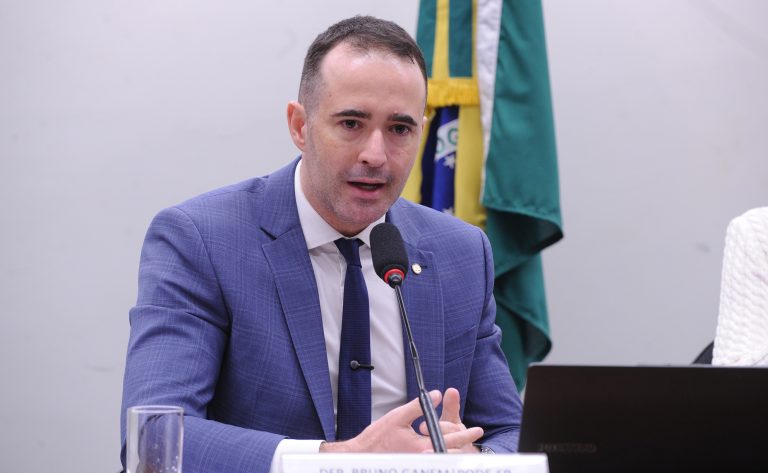 Regulamentação de fundos de pensão para servidores gera divergências na Câmara