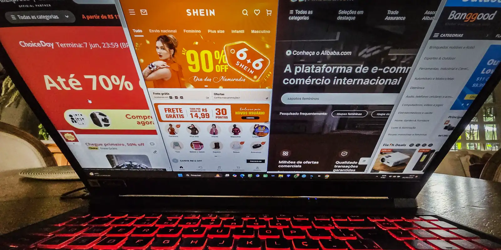 Amobitec afirma que o fim da taxa das blusinhas corrige falhas de mercado
