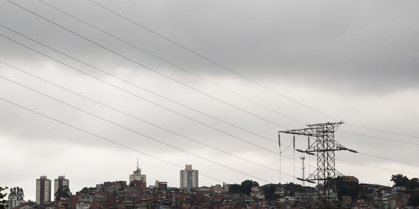 Defesa Civil de São Paulo emite alerta para temporais e queda de temperatura