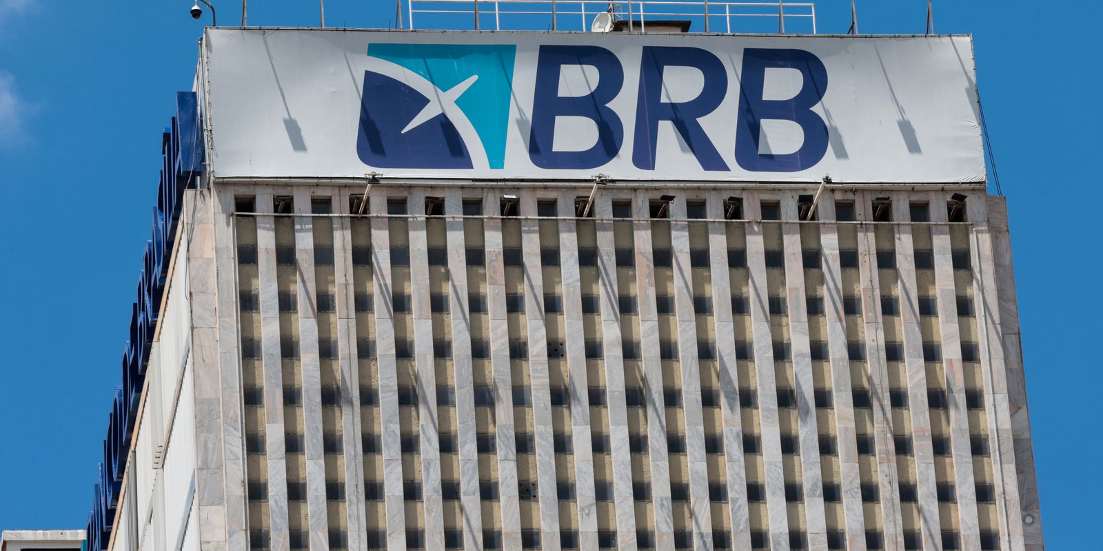 STF interrompe análise sobre garantia de imóveis públicos para o BRB