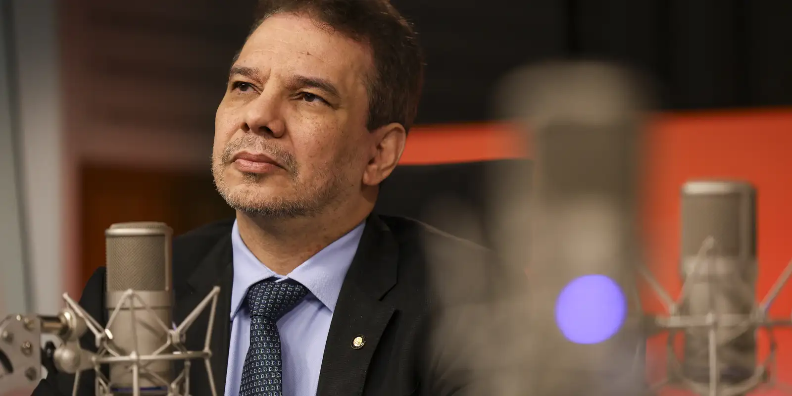 Ministro da justiça propõe erradicar presídios como 'escritórios do crime'