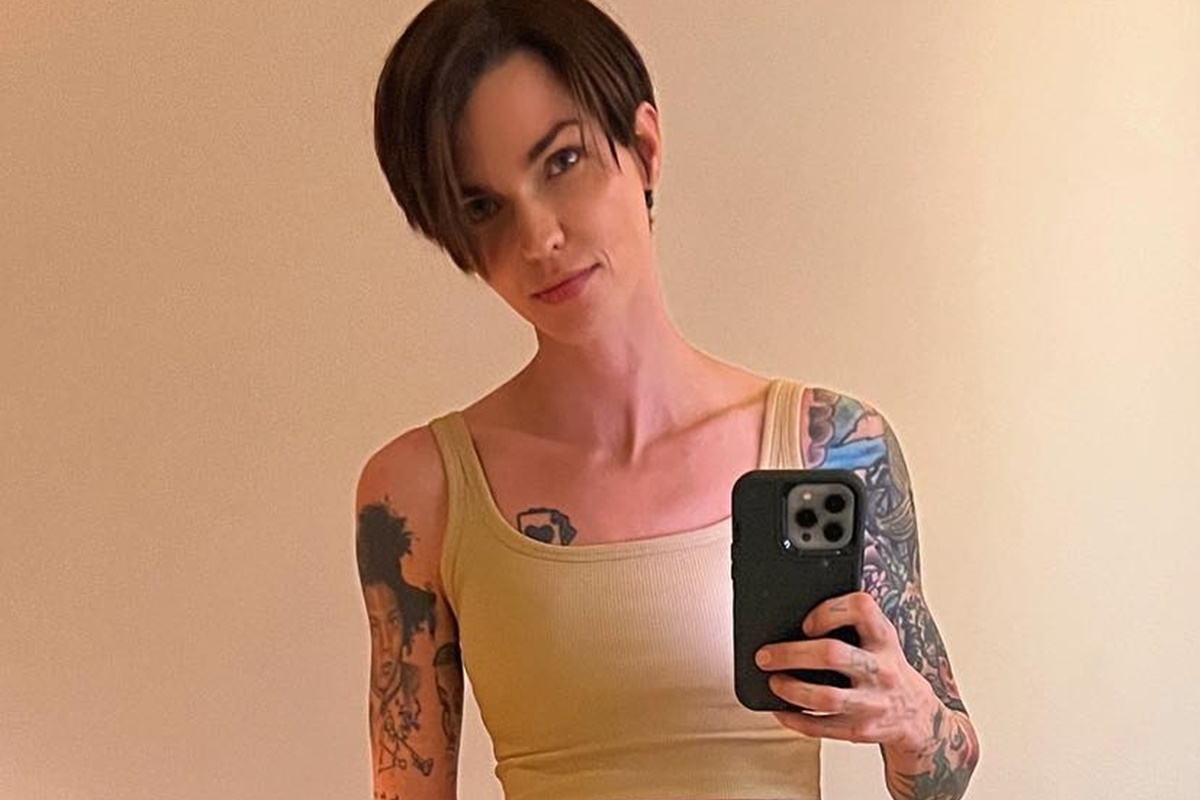 Ruby Rose, estrela de Batwoman, sofre acidente doméstico e fratura costelas