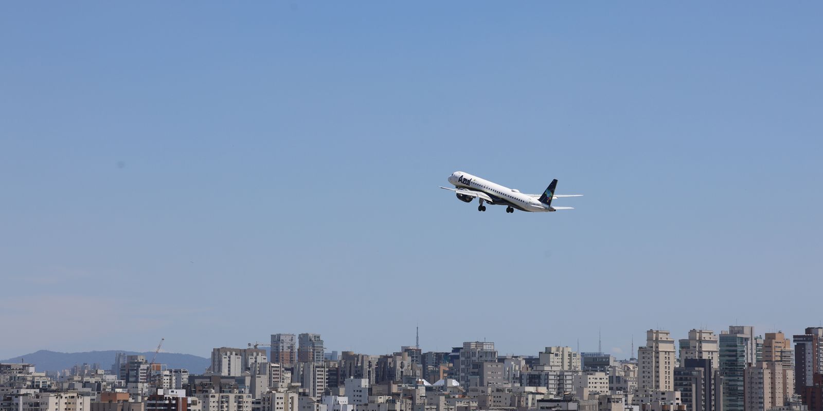 Brasil alcança novo recorde em voos domésticos em 2026