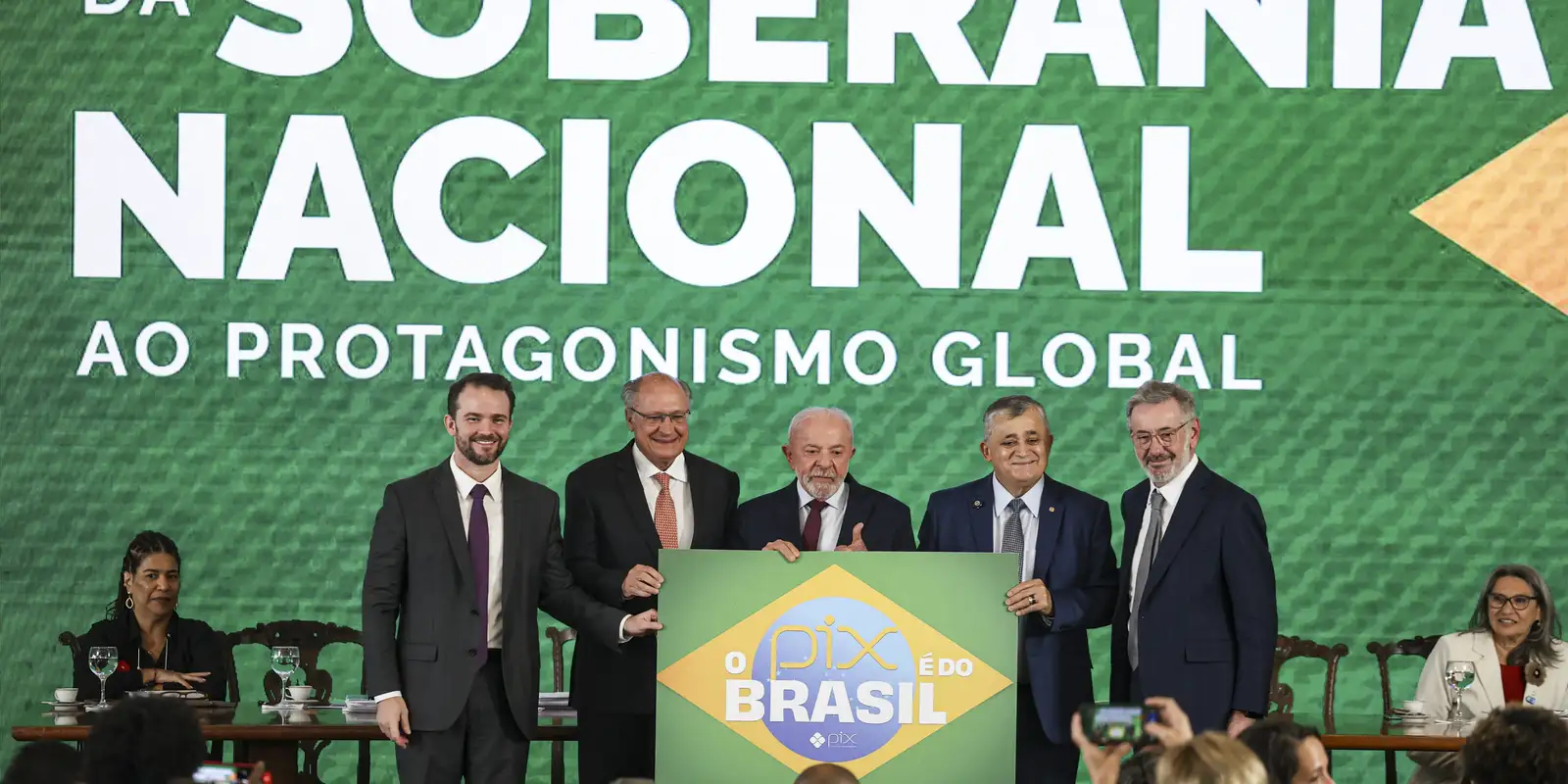 Durigan defende soberania brasileira e o Pix contra interferências globais