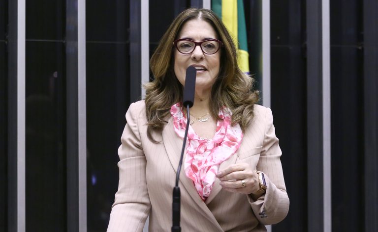 Mulheres da pesca artesanal terão acesso a direitos sociais e previdenciários após aprovação na Câmara