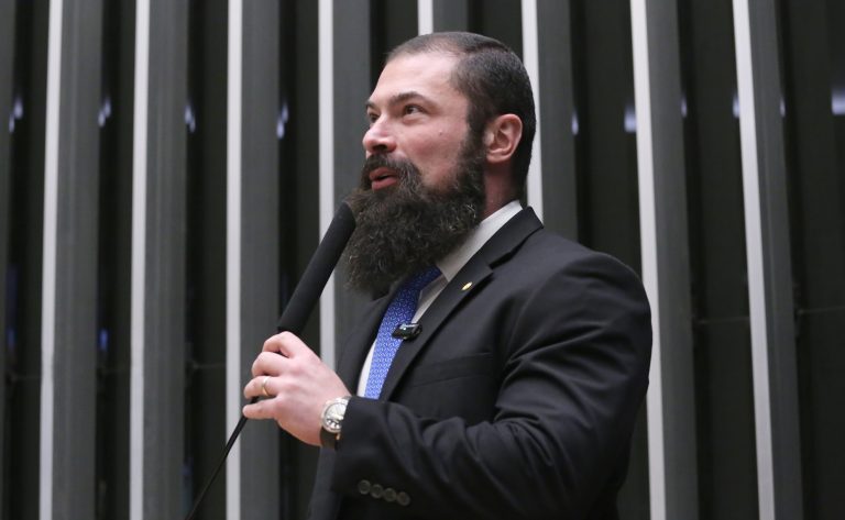 Comissão da Câmara aprova parcelamento especial de dívidas tributárias para o setor de armas e munições