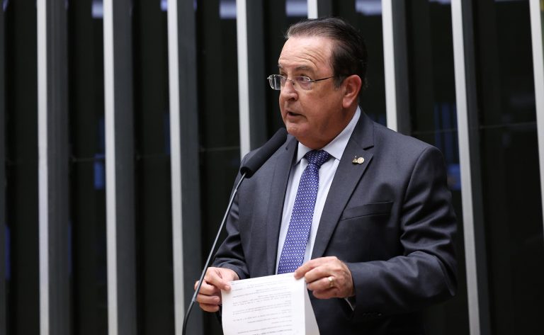 Comissão da Câmara aprova extensão de estágio para auxiliar na transição ao mercado de trabalho
