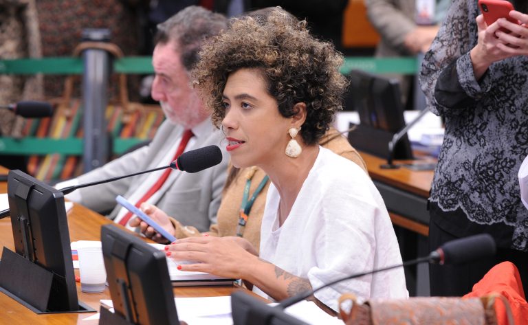 Projeto aprovado na Câmara facilita acesso de vítimas de violência doméstica ao Minha Casa, Minha Vida