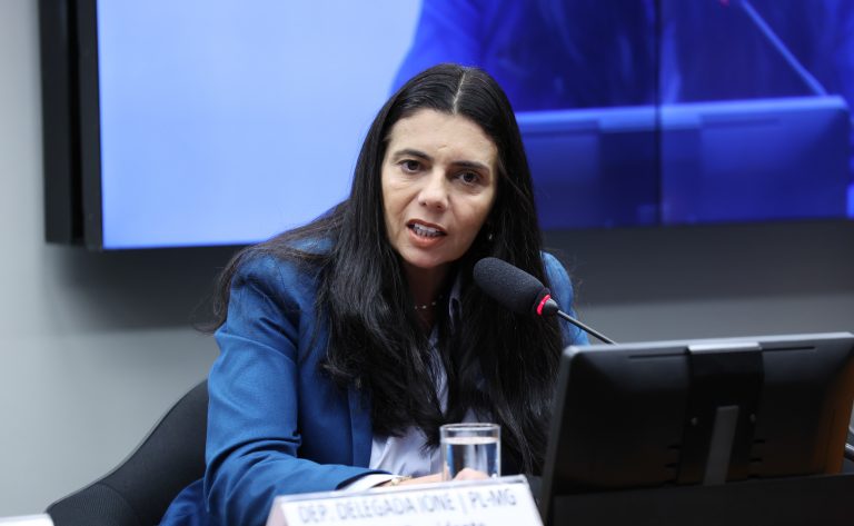 Câmara aprova projeto que exige divulgação de canais de denúncia contra a violência à mulher em órgãos públicos