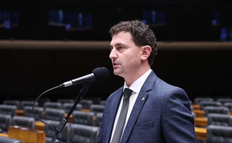 Proposta de regularização de terras ocupadas antes de áreas protegidas avança na Câmara