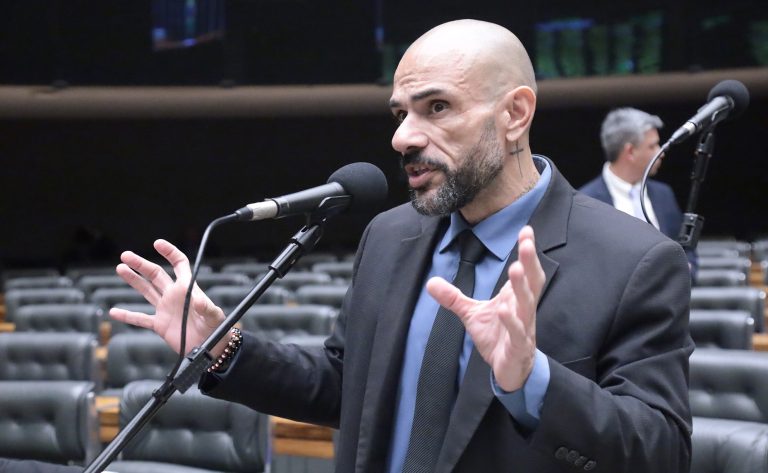 Comissão da Câmara aprova novas regras de proteção para motoristas de aplicativo