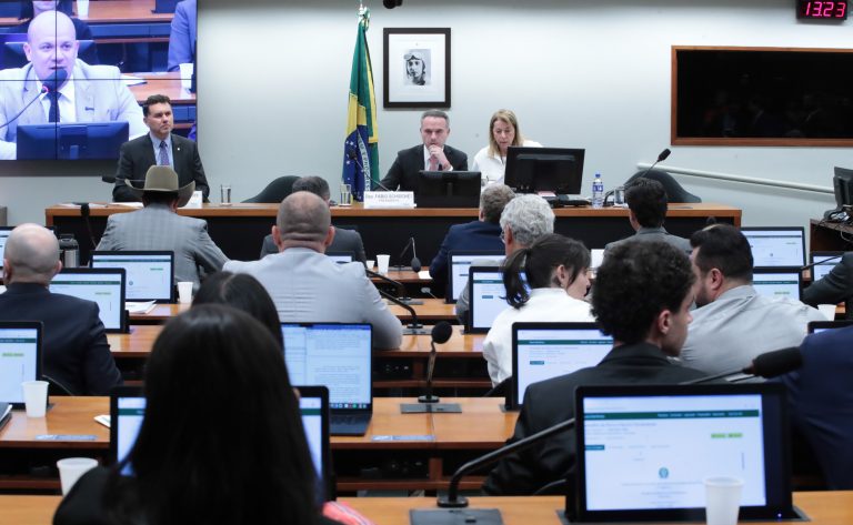 Conselho de Ética analisa parecer que propõe suspensão de 60 dias para o deputado Marcos Pollon