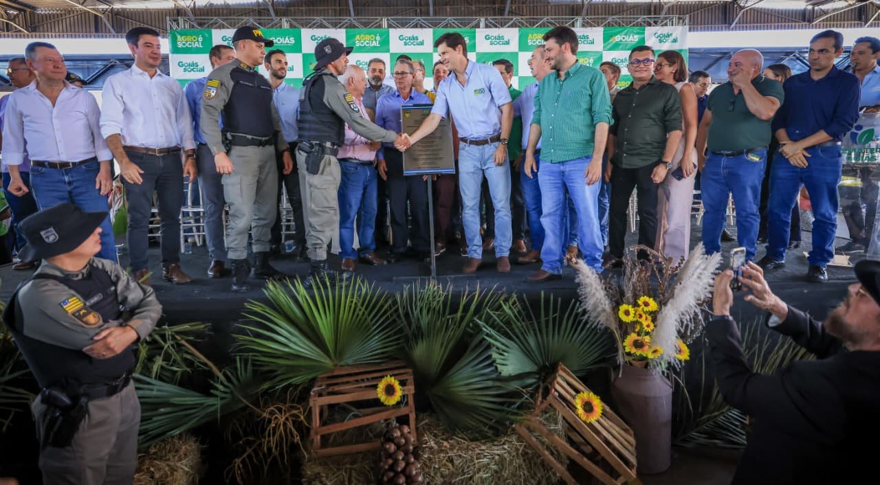 Daniel Vilela impulsiona o pequeno produtor com o programa Agro é Social em Uruaçu