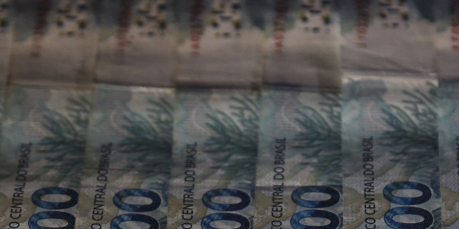 Dívida Pública Federal ultrapassa R$ 9 trilhões em maio, impulsionada por títulos da Selic