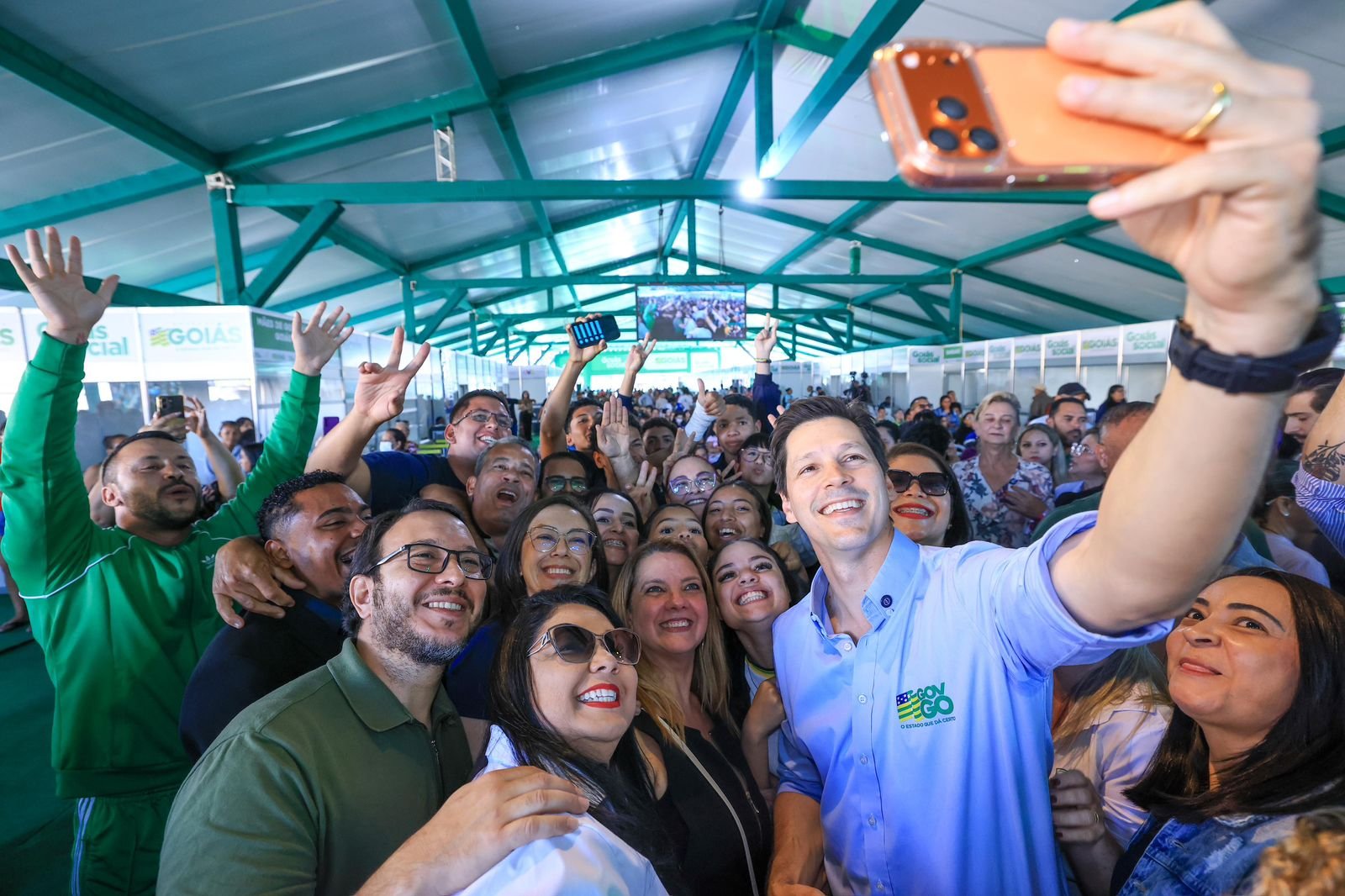 Daniel Vilela inaugura Restaurante do Bem e abre Goiás Social em Valparaíso, destacando o Entorno