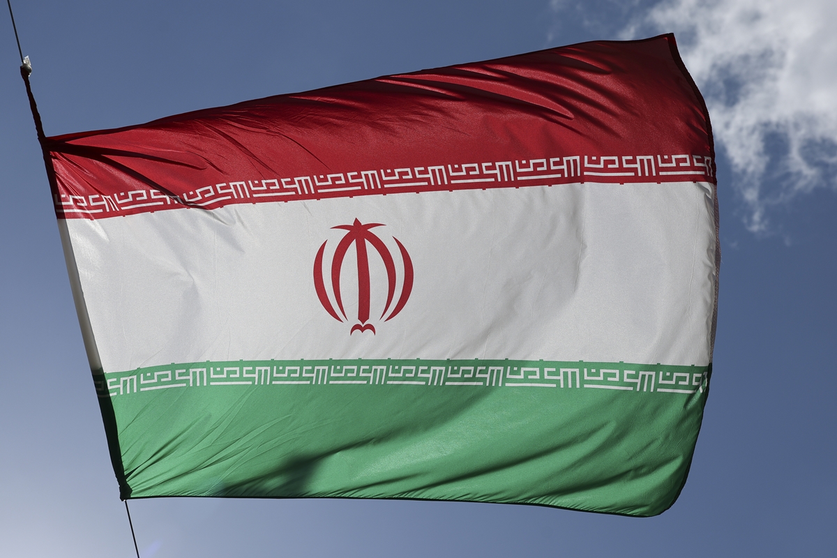 Irã realiza novos ataques contra instalações militares dos Estados Unidos no Kuwait e Bahrein