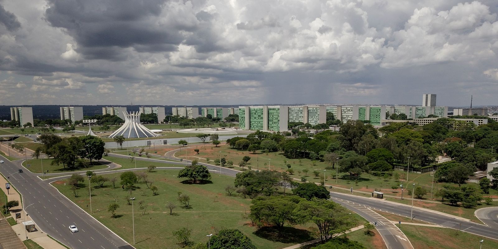 Desigualdade no topo do serviço público persiste apesar do avanço de negros e mulheres