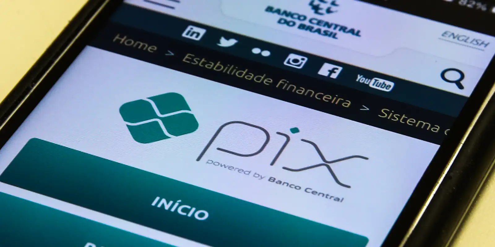 Pix por aproximação exibe saldo antes de pagamento com open finance