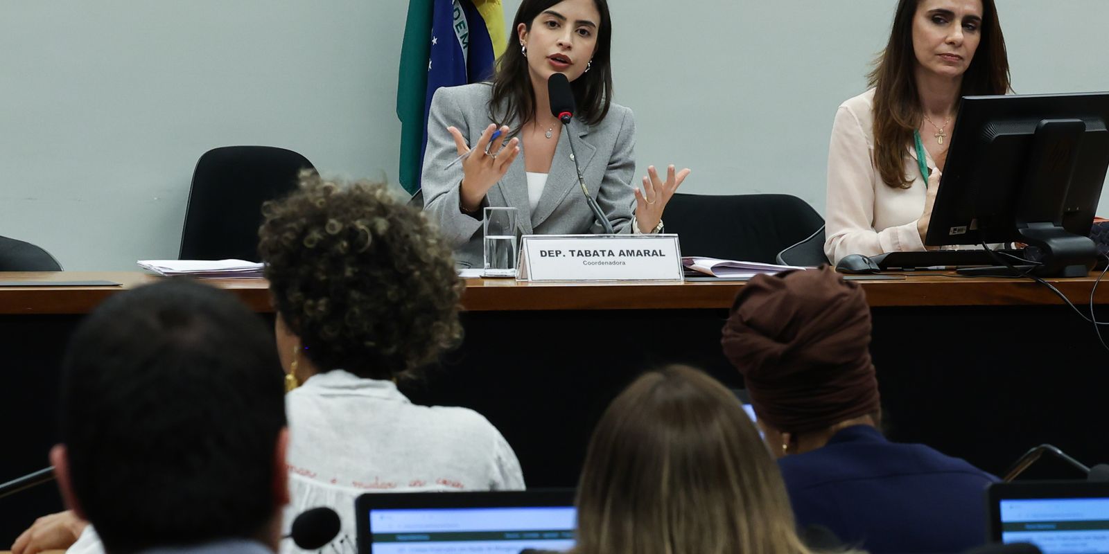 Projeto de lei que criminaliza a misoginia avança na Câmara dos Deputados