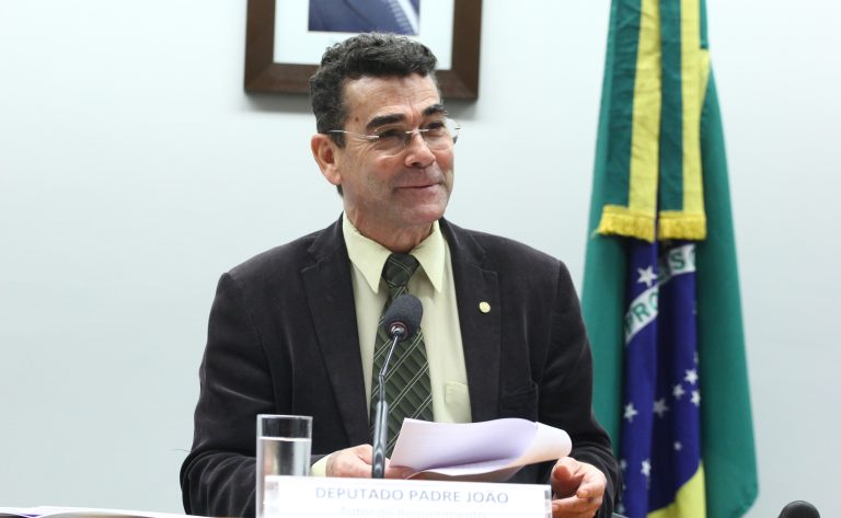 Movimentos populares defendem autogestão habitacional em audiência na Câmara