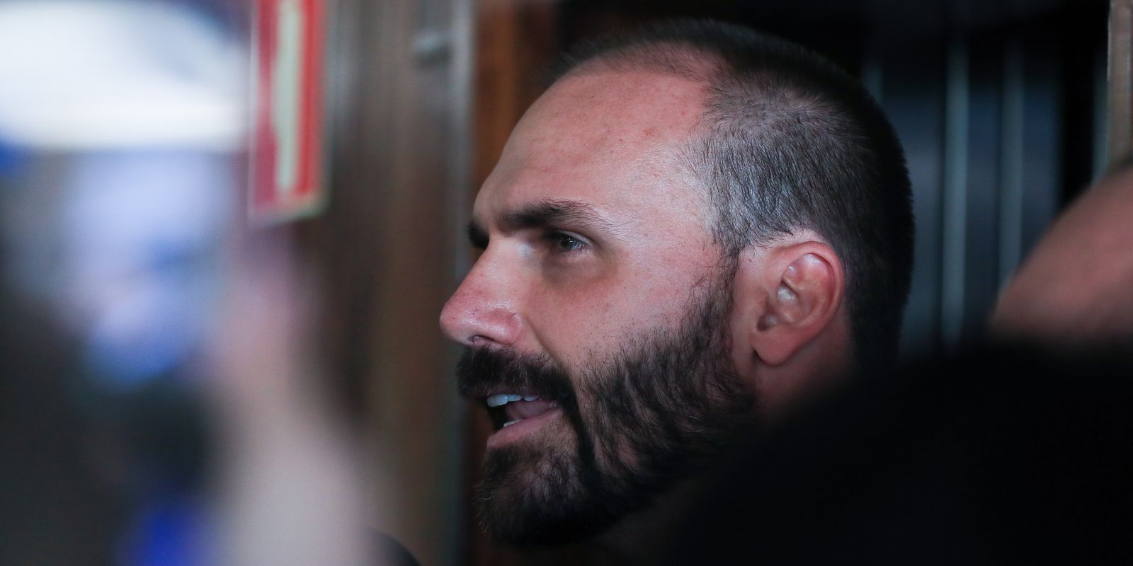 STF avalia condenação de Eduardo Bolsonaro em caso de “tarifaço” contra o Brasil