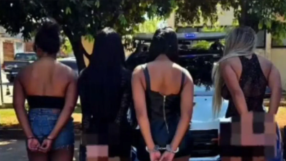 Quatro travestis presas em Goiás acusadas de extorsão e roubo de R$ 800