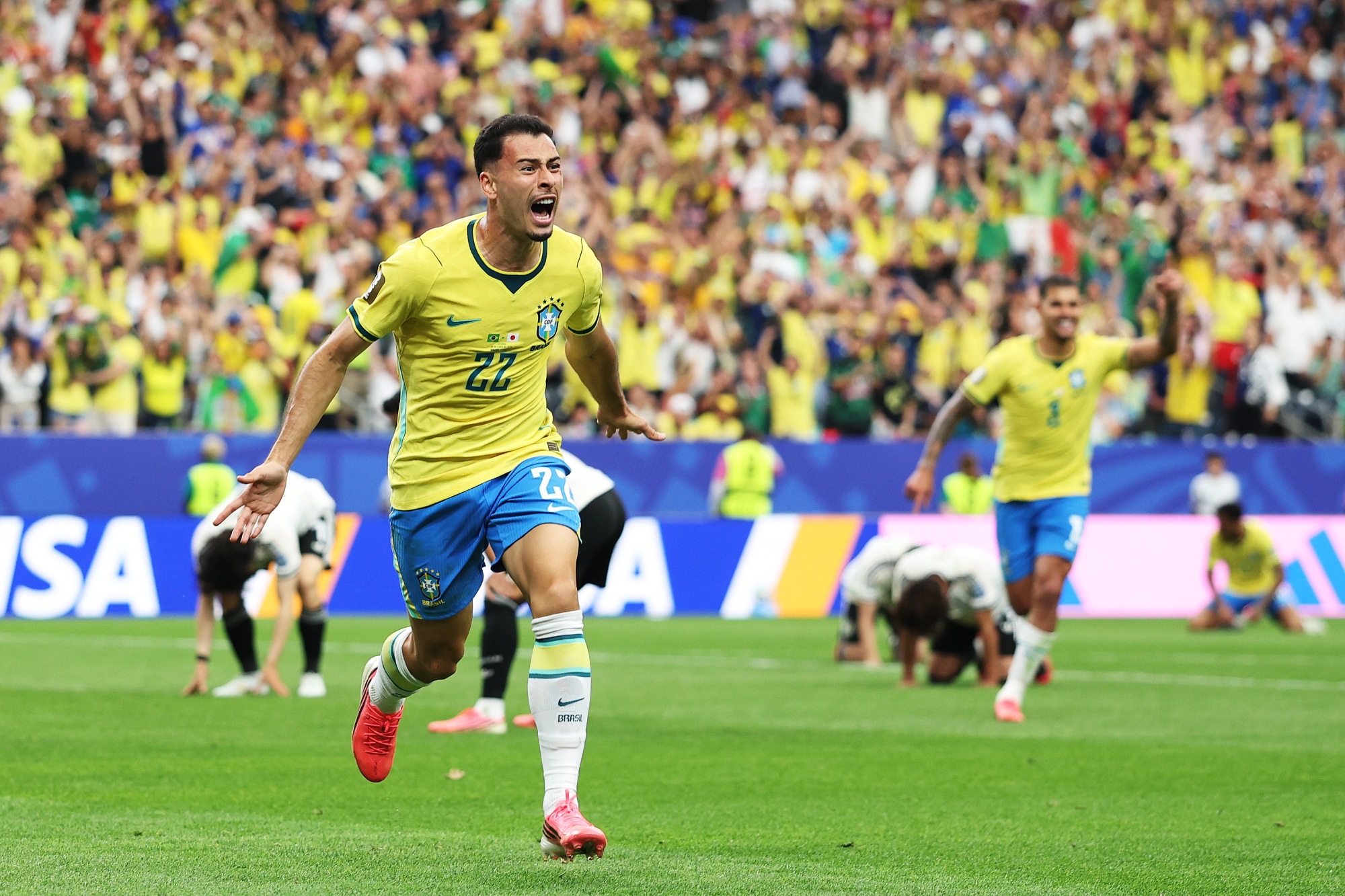 Brasil reage no final e vence Japão em jogo emocionante, garantindo vaga nas oitavas