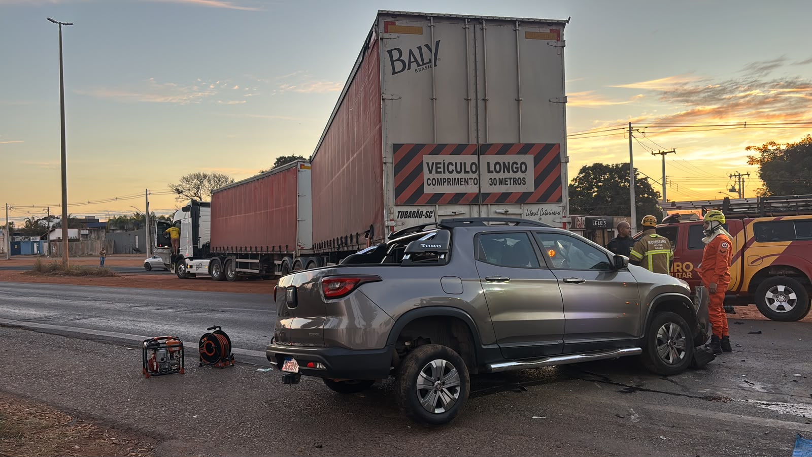 Acidente grave na BR-040 em Luziânia resulta em morte após colisão com carreta