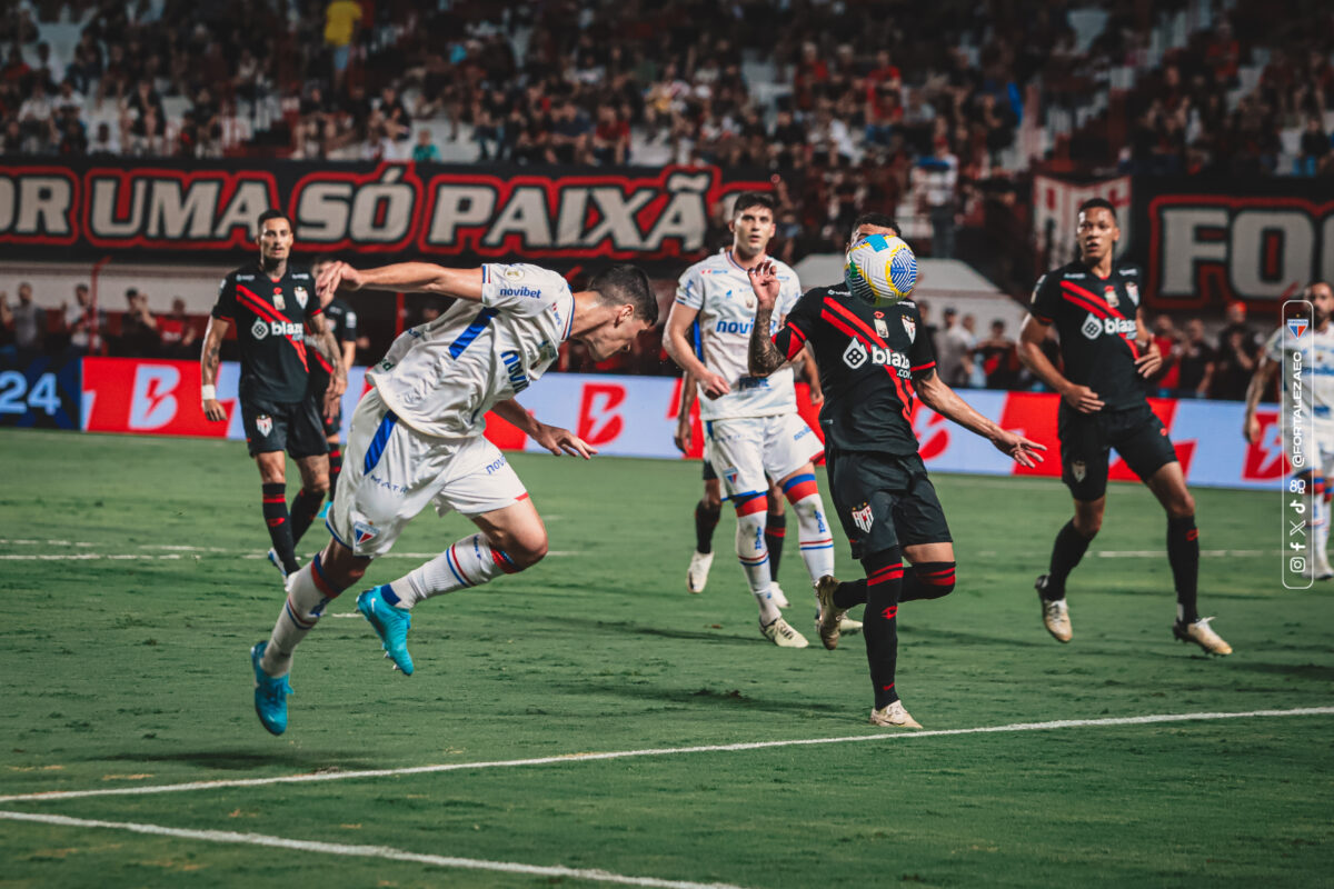 Atlético-GO estreia Roger Silva contra o Fortaleza, que lida com cinco titulares pendurados na Série B