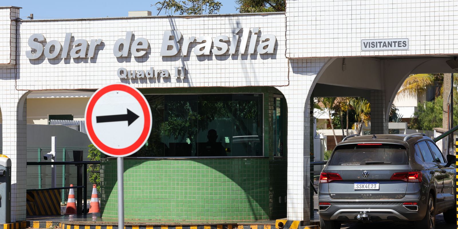 Bolsonaro recorre no supremo para anular proibição de visitas na prisão domiciliar