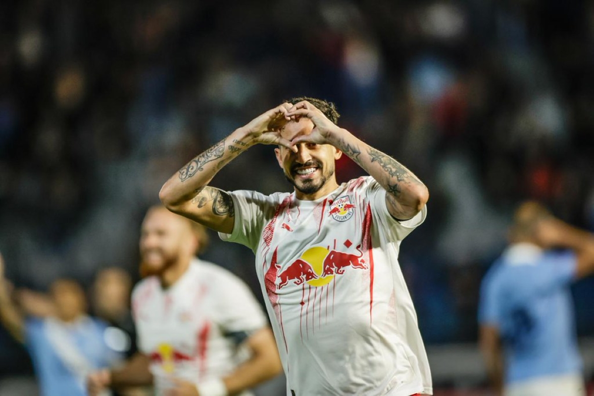 Bragantino vence Sporting Cristal e avança na Copa Sul-Americana
