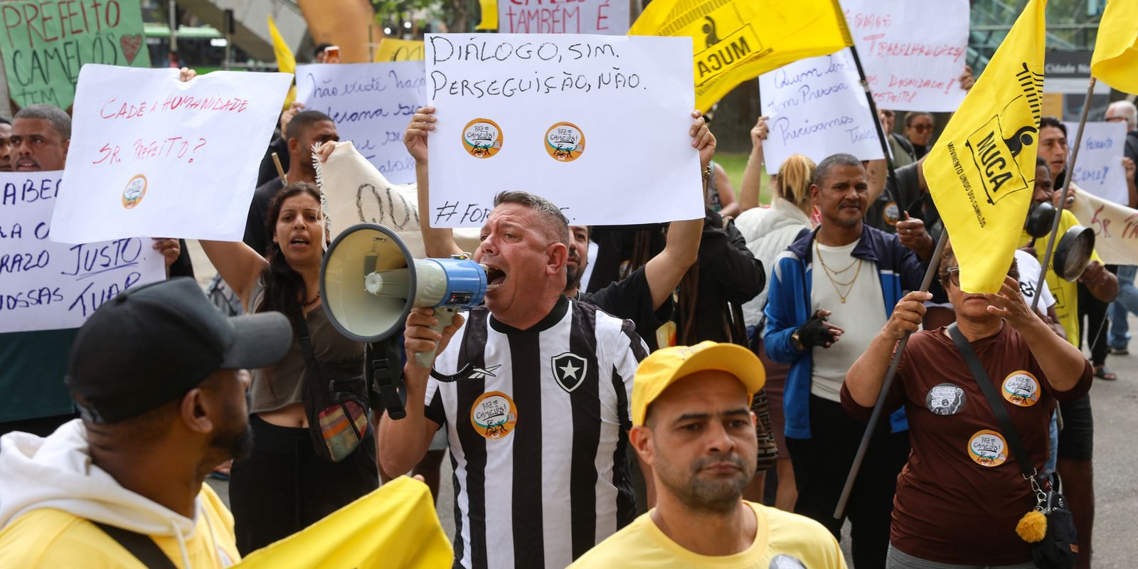 Camelôs protestam no Rio contra programa de ordenamento urbano da prefeitura