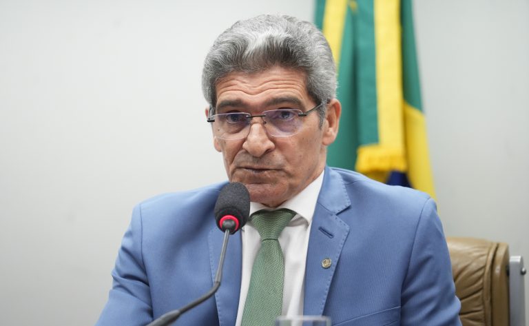 Seguro-defeso poderá ser acumulado com trabalho temporário de até um salário mínimo