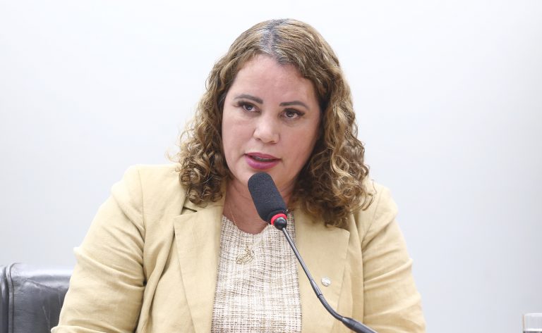 Comissão da Câmara aprova política nacional para fortalecer saúde na escola