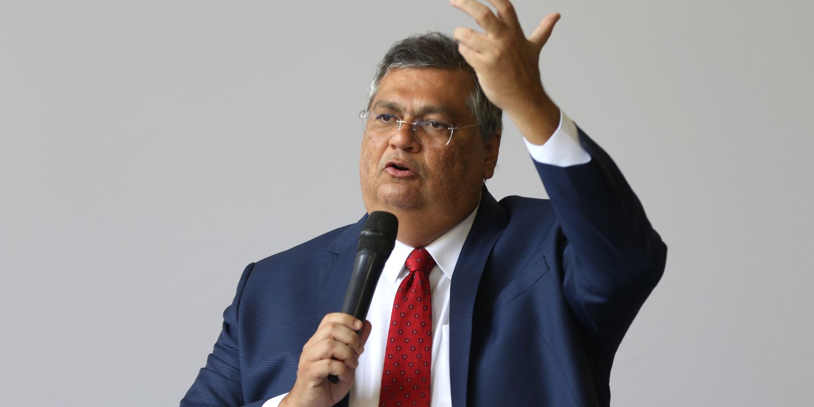 Ministro Dino ordena bloqueio de R$ 119 milhões de Valdemar Costa Neto por suspeita de emendas irregulares