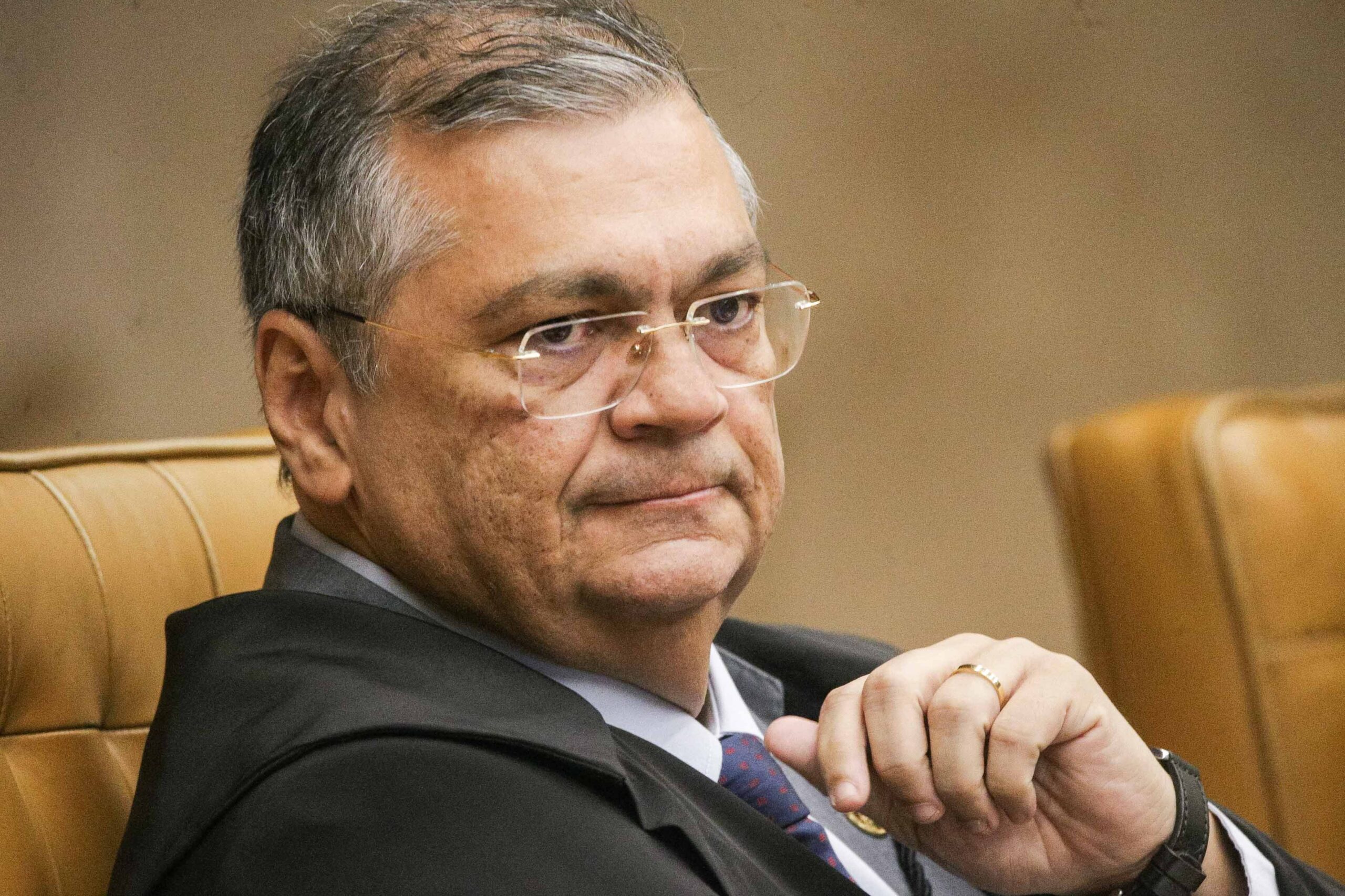 Flávio dino exige explicações do governo e do congresso sobre emendas parlamentares