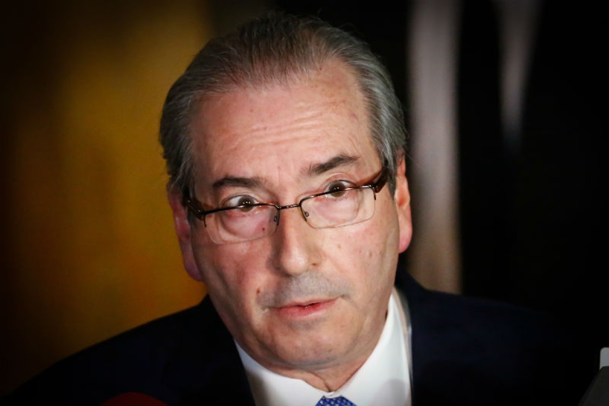 Flávio Dino, do STF, determina bloqueio de R$ 6,1 milhões em bens de Eduardo Cunha